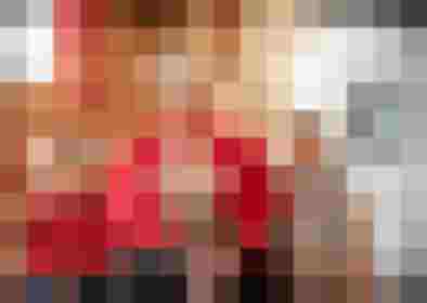 Ältere Frau mit drei Kindern in gemütlichem Alpengasthof in den Hohen Tauern